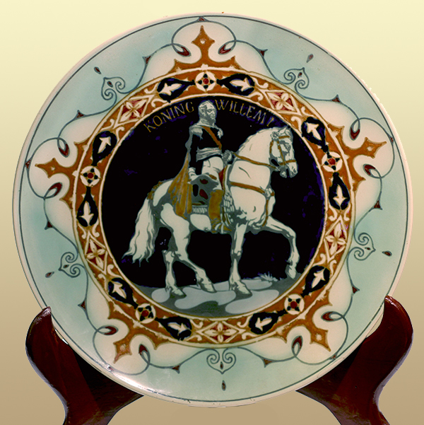 Nr.: 325, On offer a Rozenburg King Willem ! wall plate (1772-1843)