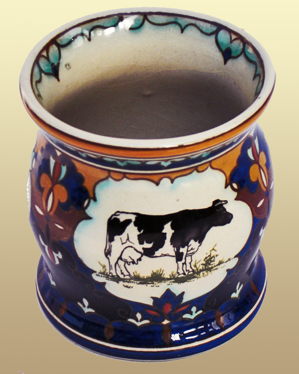 Nr.: 79, Already sold : decorative pottery made by Rozenburg, Description: (juliana) Plateel Jar, Diameter 7,5 cm Height 8,6 cm, period: Year 1913, Decorator : unknown, 