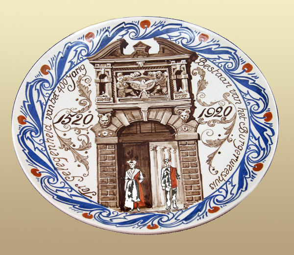 Nr.: 196, On offer decorative pottery made by de Distel  Plateel Wall plate, Diameter 23,9 cm , Year 1920
