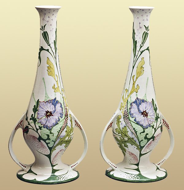 Nr.: 389, On offer a 2 x Vase plateelbakkerij Zuid-Holland (couple)