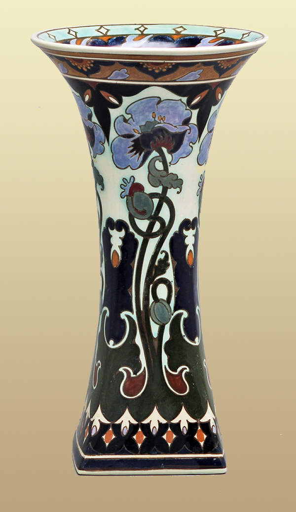 Nr.: 420, Already sold : a Rozenburg Vase 