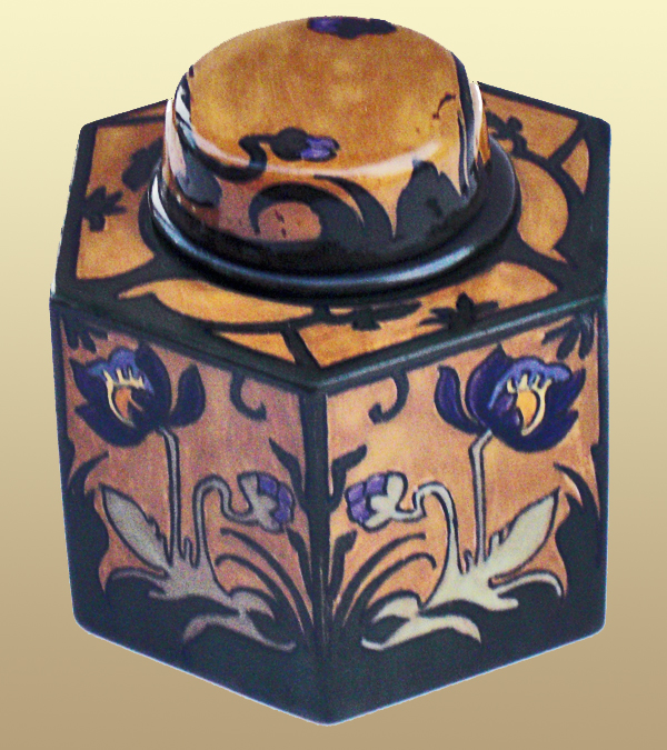Nr.: 53, Already sold : decorative pottery made by Rozenburg, Description: Plateel Inkwell + lid, Height 7,7 cm width 8,6 cm, period: Year 1907-1933, Decorator : Samuel Schellink, 