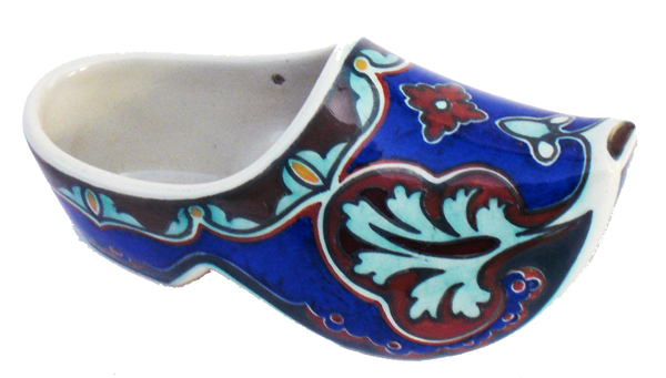 Nr.: 71, Already sold : decorative pottery made by Rozenburg, Description: (juliana) Plateel Clog, Lang 11,8 cm width 4,7 cm, period: Year 1913, Decorator : Samuel Schellink, 