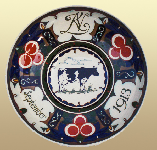 Nr.: 80, On offer decorative pottery made by Rozenburg, Description: (juliana) Plateel Dish , Diameter 14,6 cm Height 3,6 cm, period: Year 1913, Decorator : unknown , 