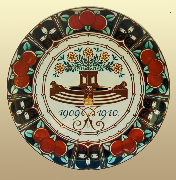 Nr.: 89, Already sold : decorative pottery made by Rozenburg, Description: Plateel Wall plate, Diameter 27,6 cm , period: Year 1909, Decorator : unknown, 